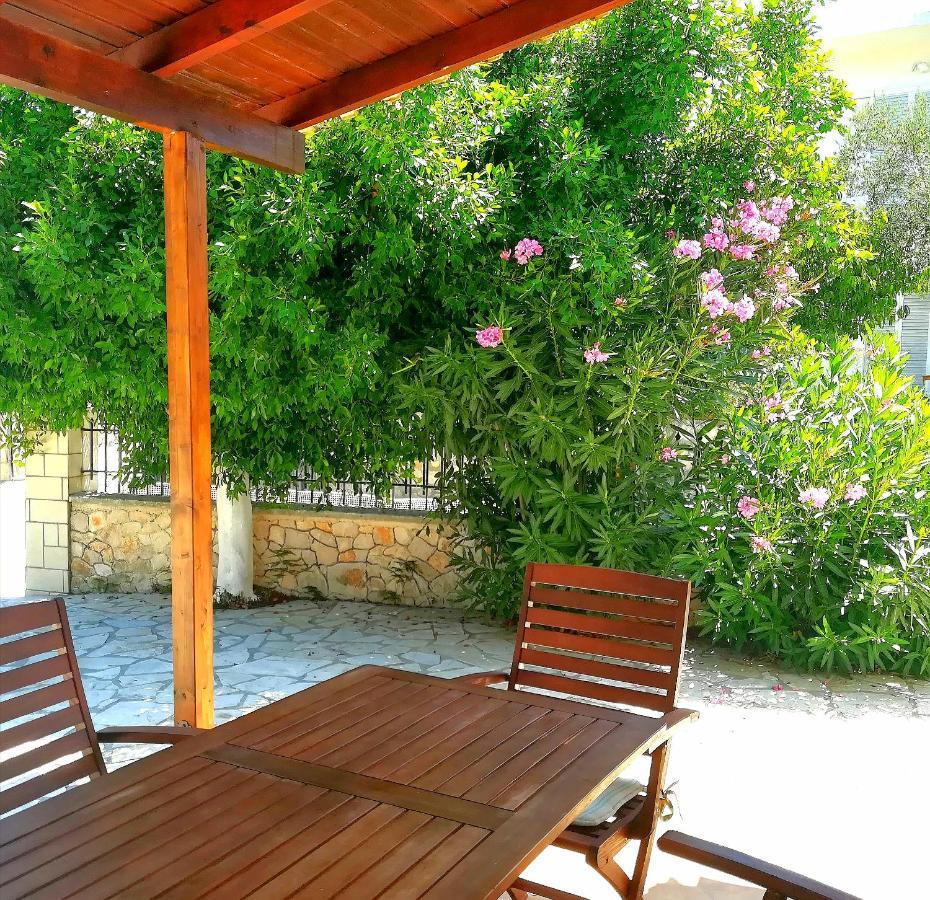 Irini Studios Alykes  Luaran gambar