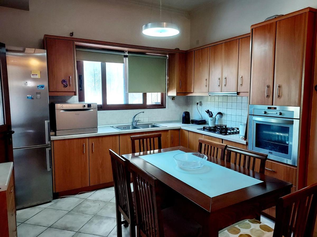 Irini Studios Alykes  Luaran gambar