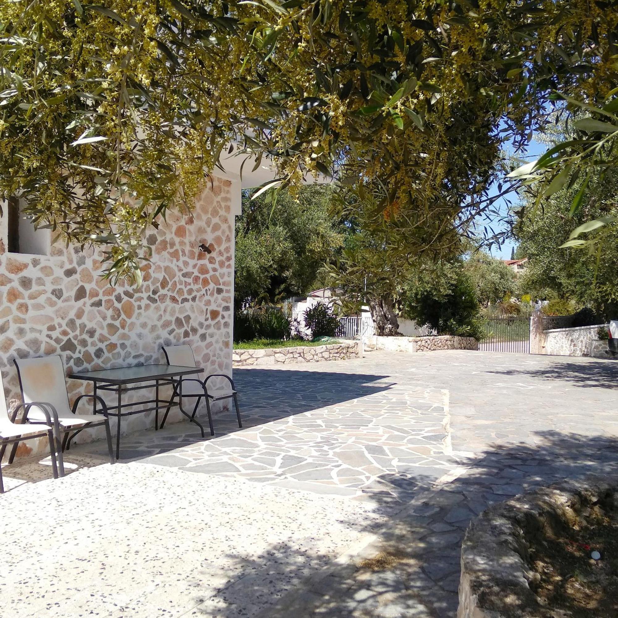 Irini Studios Alykes  Luaran gambar