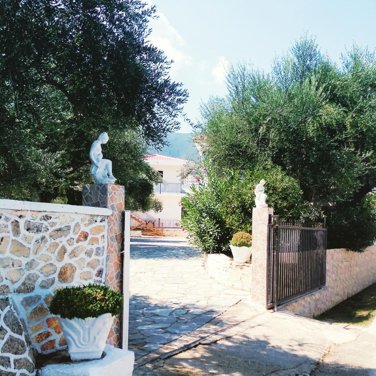 Irini Studios Alykes  Luaran gambar